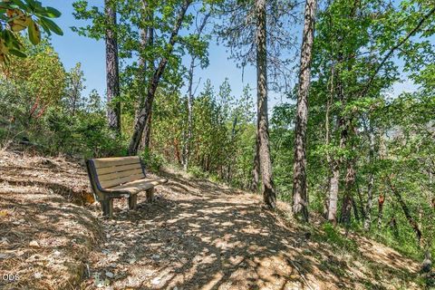Tiny photo for 1300 Andrews Place, Jacksonville, OR 97530 (MLS # 220223402)