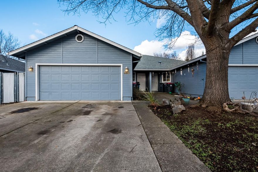 SOLD ONLY 
Nice 3BR/2BA, 1,256 SF home has a lot to offer!  A wonderful light and bright open floor-plan and 2 nice-sized bedrooms.