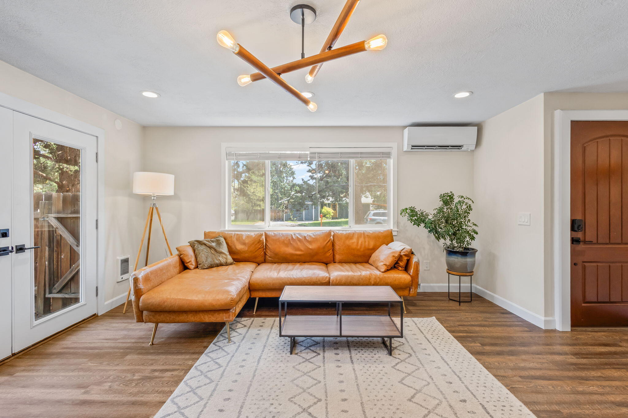 801 SE Polaris Court