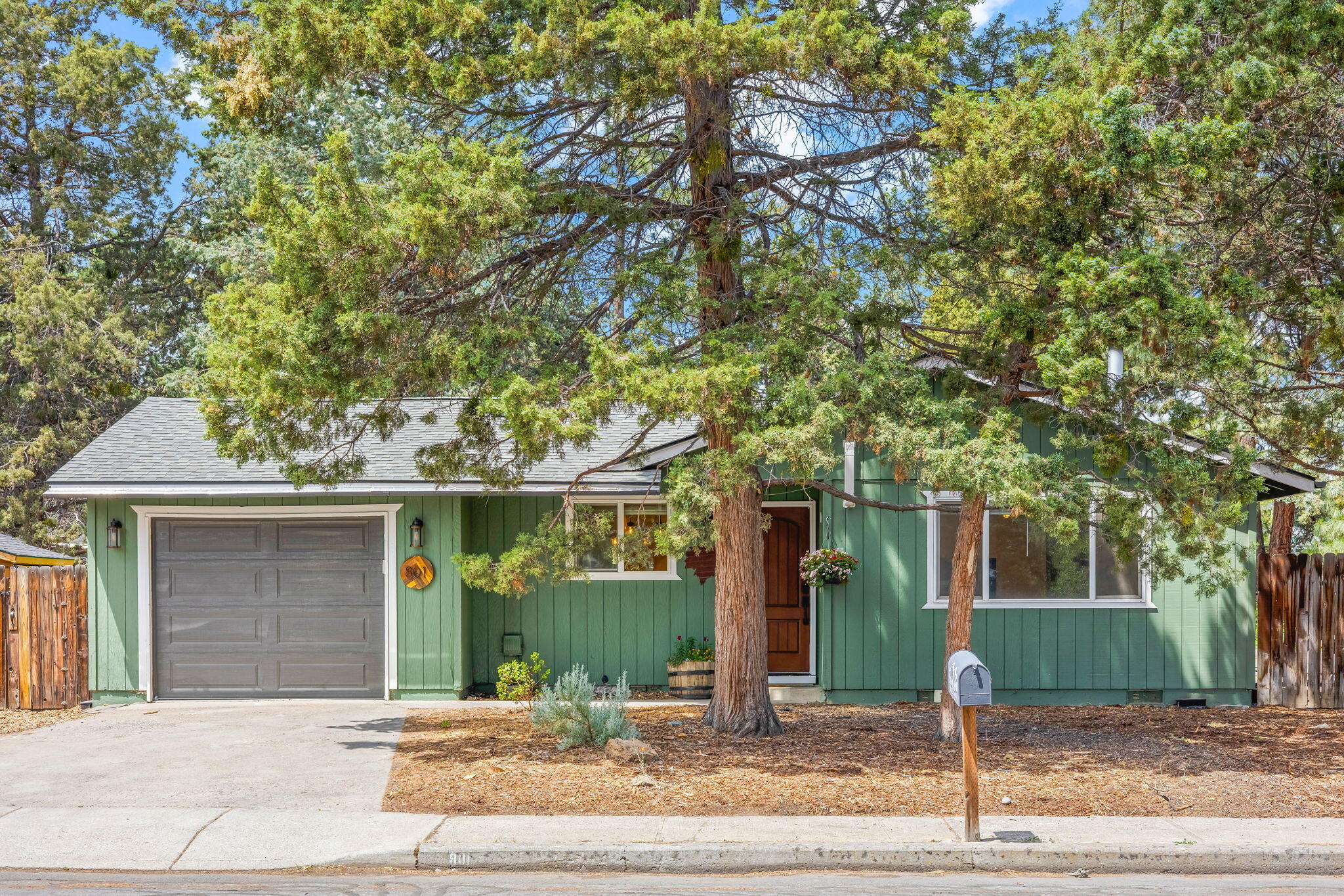 801 SE Polaris Court