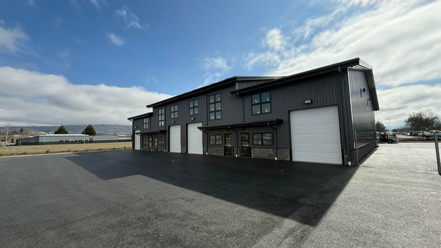 New construction flex space. Office build out to be completed early October. Curb appeal, landscaped, with a shared loading dock, fenced with automatic gates, and is well suited for a wide variety of uses. This listing is for 4480 square feet. The property is located on Commerce Drive, on the back side of The Chef Store (old Cash and Carry) with visibility from the Rogue Valley Expressway. The Owner is will consider improvements based on qualifications of tenant and term of lease.