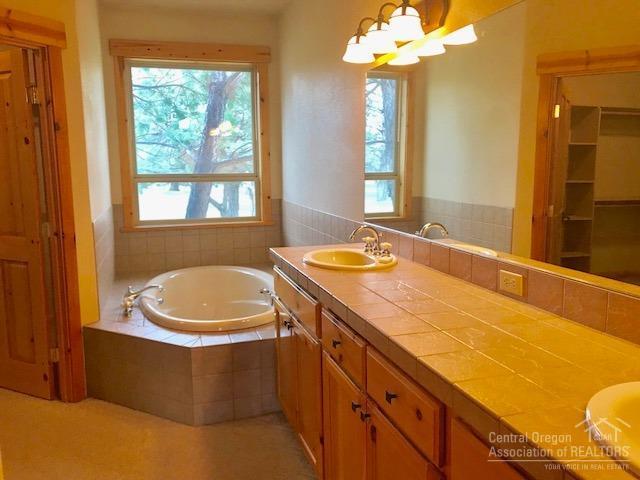 McKenzie Estates - Residential