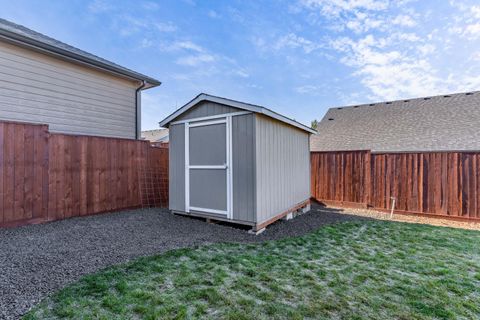 Tiny photo for 2645 Farmington Avenue, Medford, OR 97504 (MLS # 220213925)