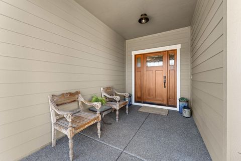 Tiny photo for 2645 Farmington Avenue, Medford, OR 97504 (MLS # 220213925)