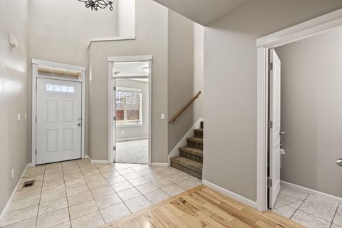 Tiny photo for 537 NW 28th Street, Redmond, OR 97756 (MLS # 220217028)