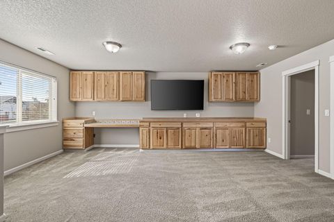 Tiny photo for 537 NW 28th Street, Redmond, OR 97756 (MLS # 220217028)