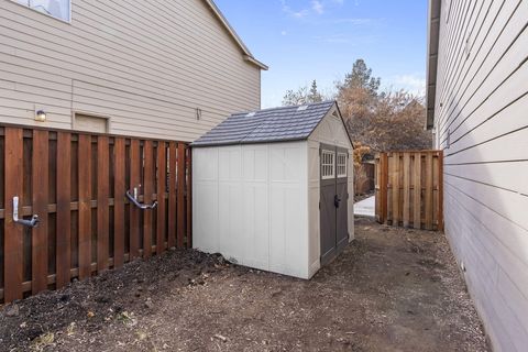 Tiny photo for 537 NW 28th Street, Redmond, OR 97756 (MLS # 220217028)