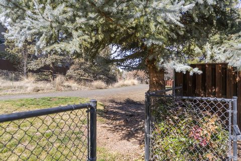 Tiny photo for 537 NW 28th Street, Redmond, OR 97756 (MLS # 220217028)