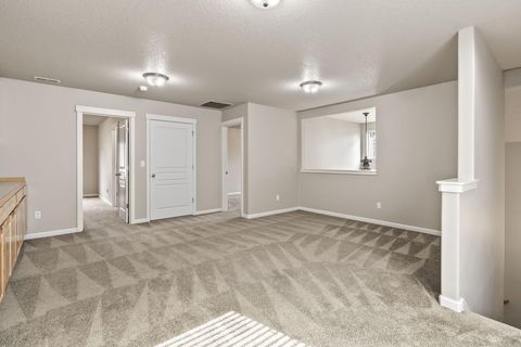 Tiny photo for 537 NW 28th Street, Redmond, OR 97756 (MLS # 220217028)