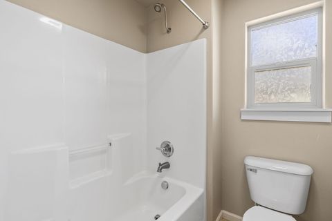 Tiny photo for 537 NW 28th Street, Redmond, OR 97756 (MLS # 220217028)