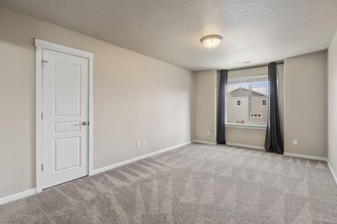 Tiny photo for 537 NW 28th Street, Redmond, OR 97756 (MLS # 220217028)