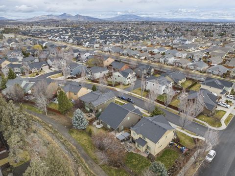 Tiny photo for 537 NW 28th Street, Redmond, OR 97756 (MLS # 220217028)