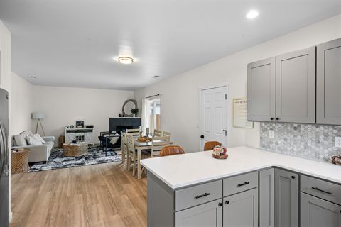 Tiny photo for 1331 NE 4th Street, Redmond, OR 97756 (MLS # 220217179)