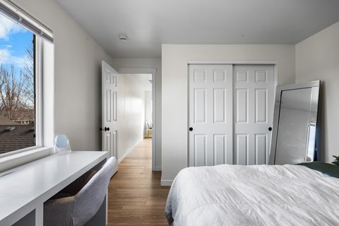 Tiny photo for 1331 NE 4th Street, Redmond, OR 97756 (MLS # 220217179)