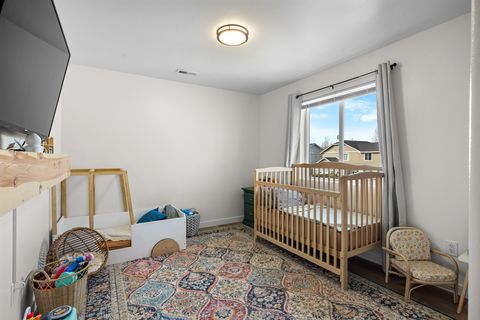 Tiny photo for 1331 NE 4th Street, Redmond, OR 97756 (MLS # 220217179)