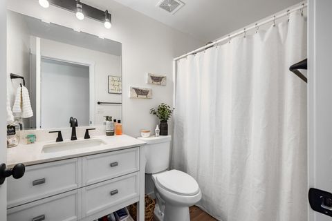 Tiny photo for 1331 NE 4th Street, Redmond, OR 97756 (MLS # 220217179)