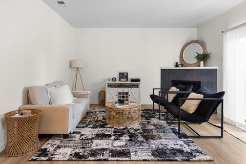 Tiny photo for 1331 NE 4th Street, Redmond, OR 97756 (MLS # 220217179)