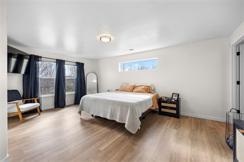 Tiny photo for 1331 NE 4th Street, Redmond, OR 97756 (MLS # 220217179)