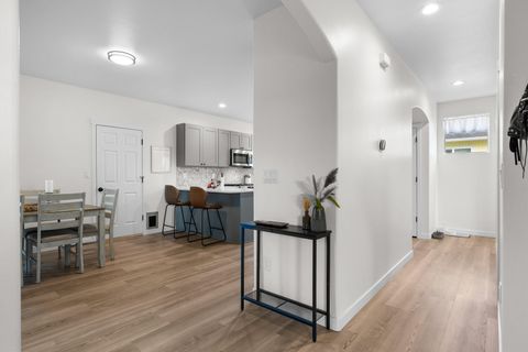 Tiny photo for 1331 NE 4th Street, Redmond, OR 97756 (MLS # 220217179)