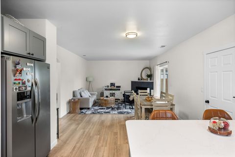 Tiny photo for 1331 NE 4th Street, Redmond, OR 97756 (MLS # 220217179)