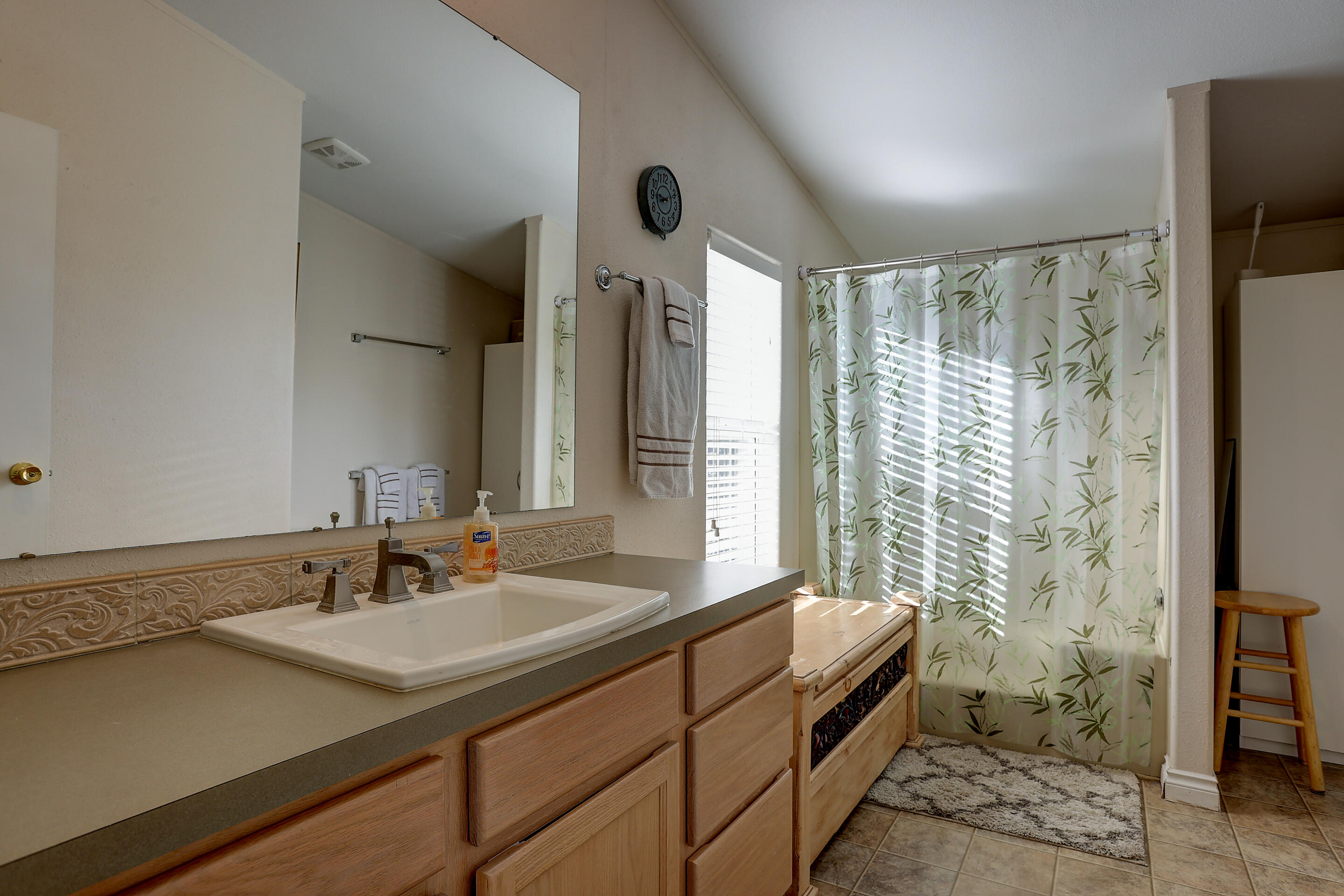 East Valley View Est - Residential