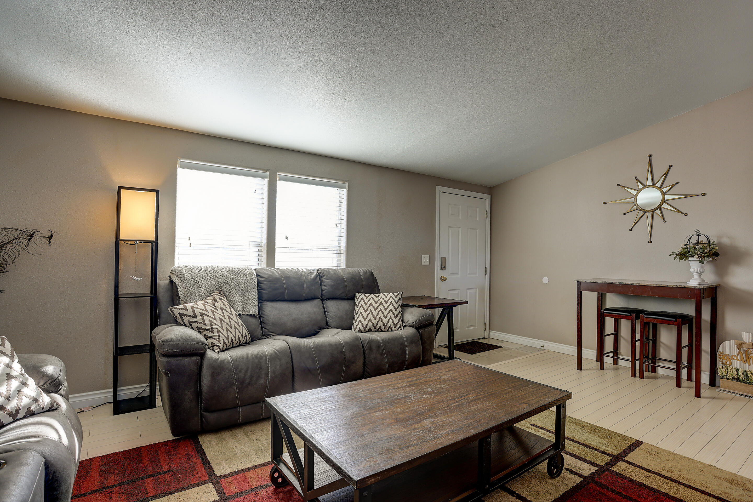 East Valley View Est - Residential