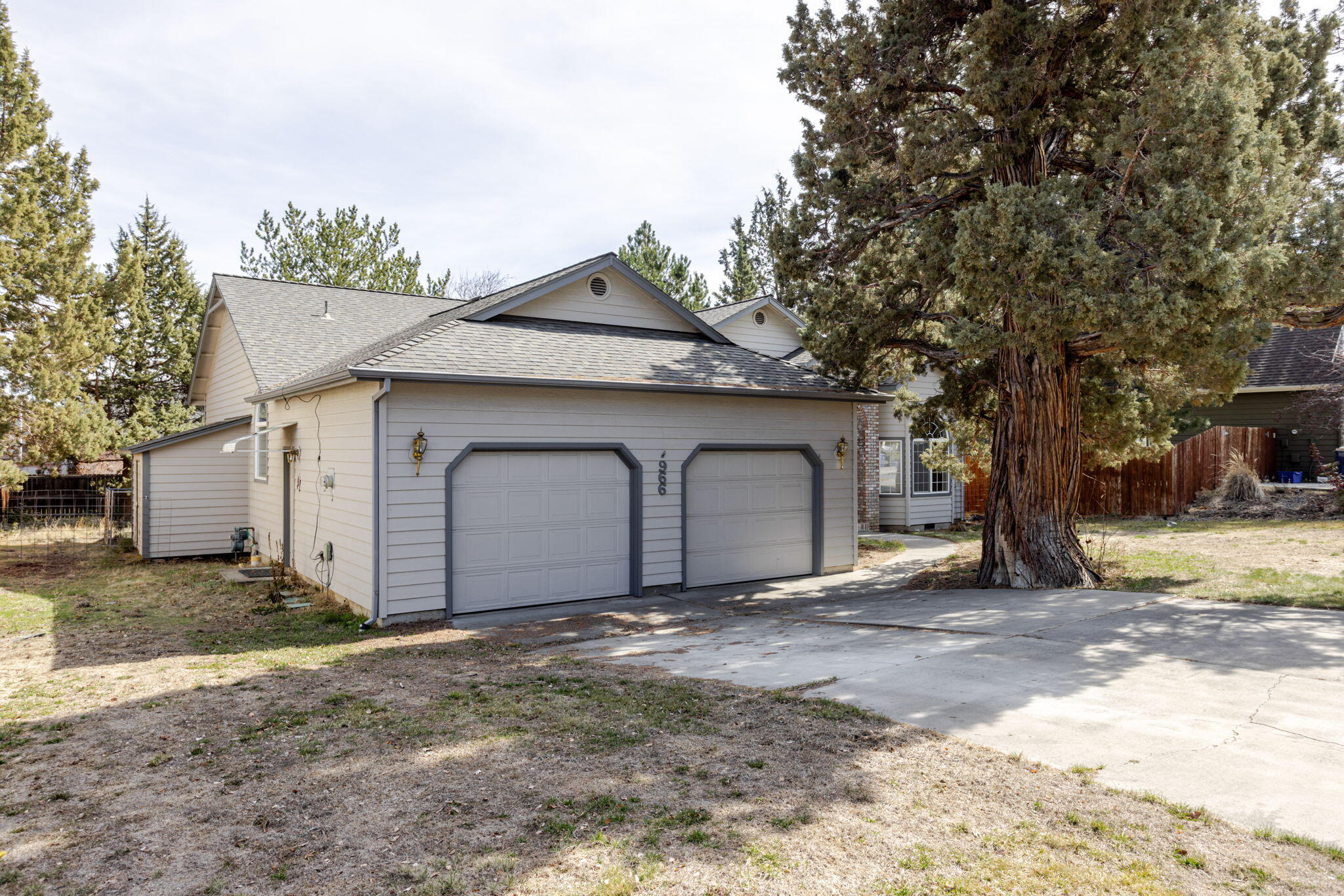 966 SE Sunwood Court