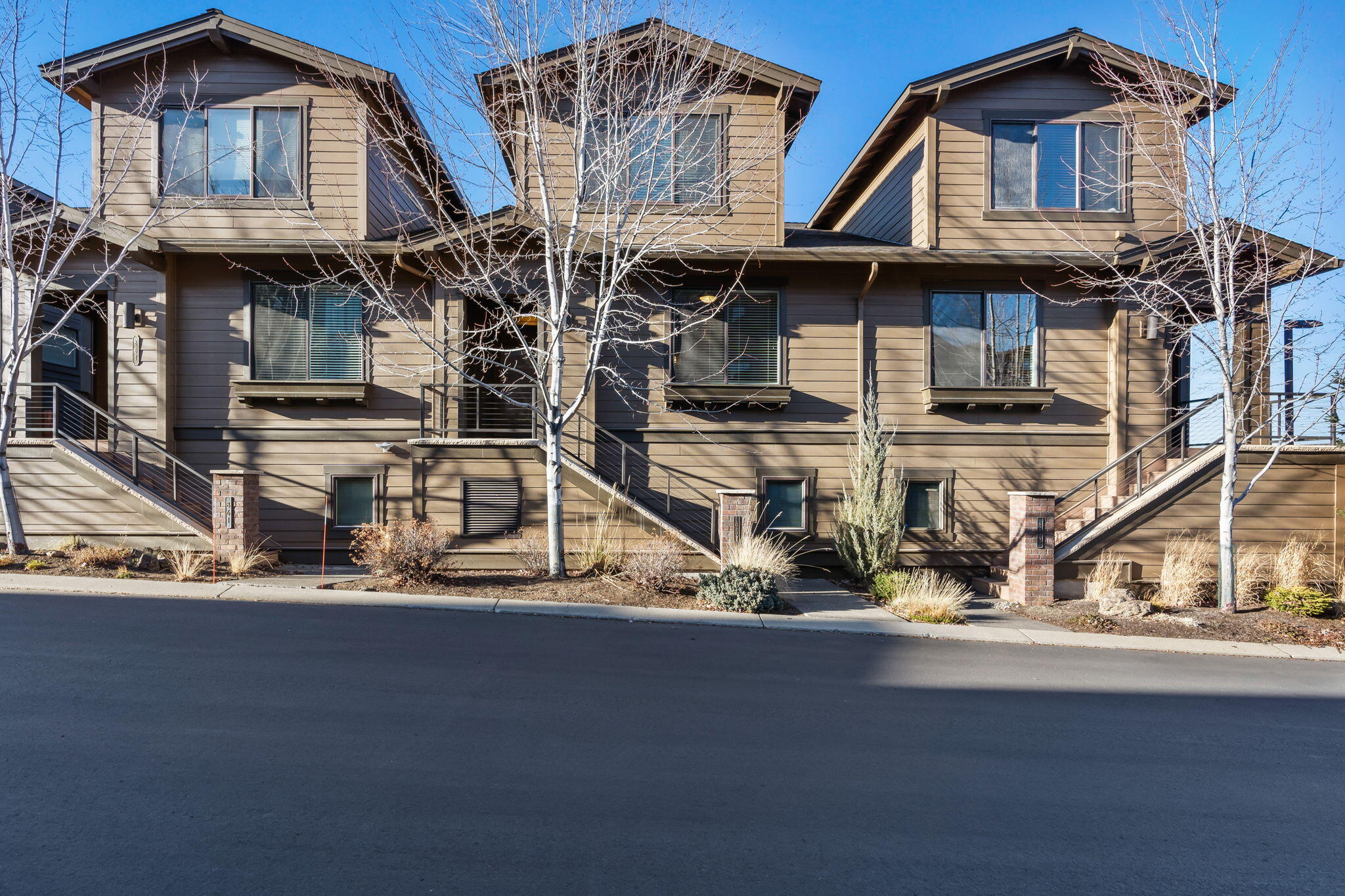 857 SW Crestline Drive