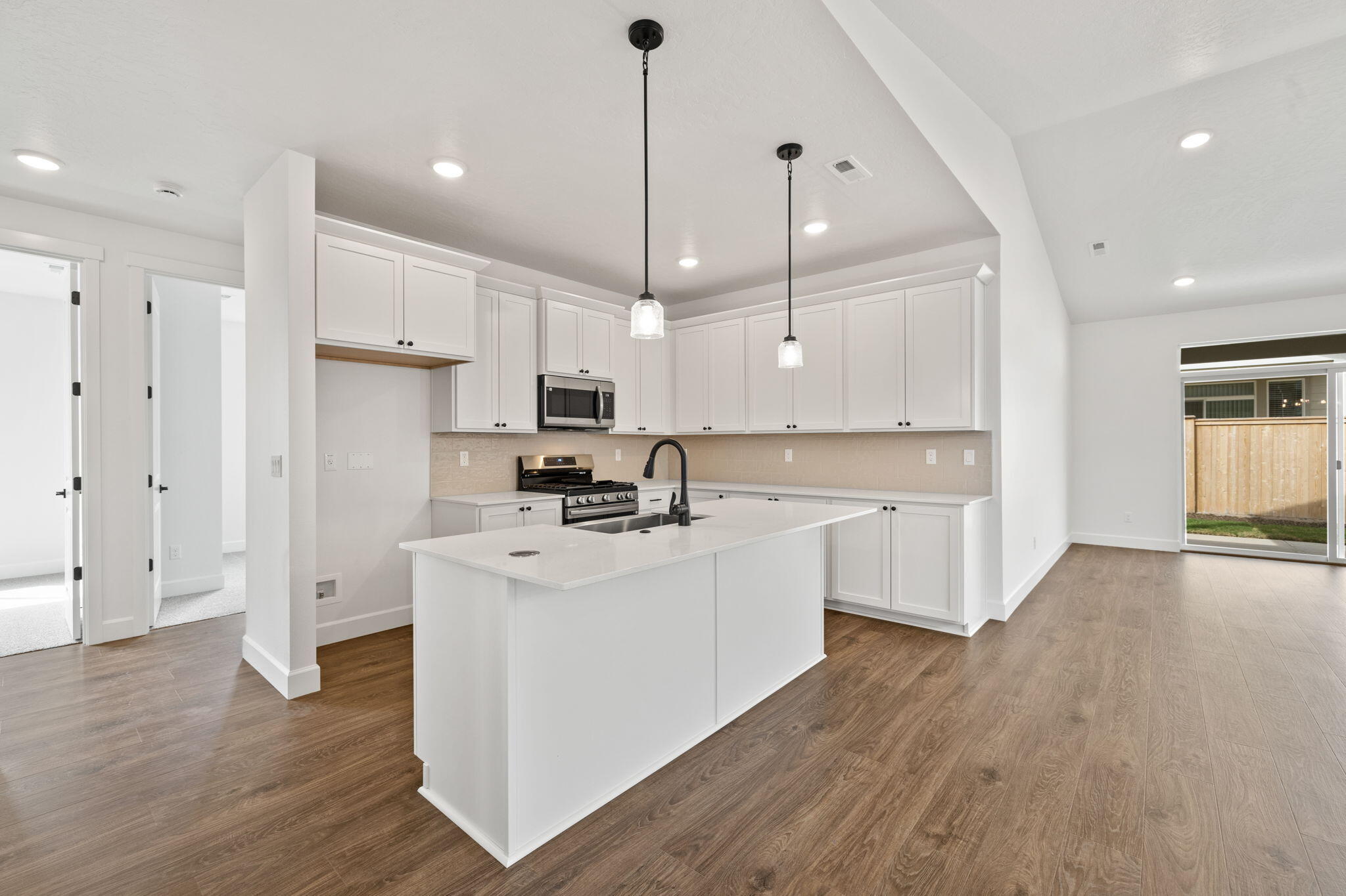 2896 NE Pinnacle Place #18