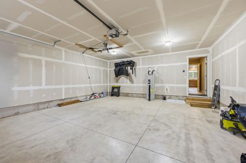 Tiny photo for 16261 Twin Drive, La Pine, OR 97739 (MLS # 220215235)