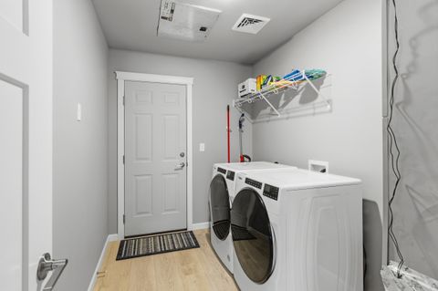 Tiny photo for 16261 Twin Drive, La Pine, OR 97739 (MLS # 220215235)