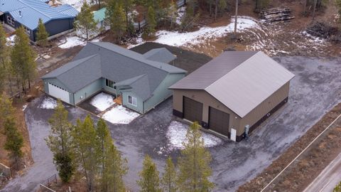 Tiny photo for 16261 Twin Drive, La Pine, OR 97739 (MLS # 220215235)