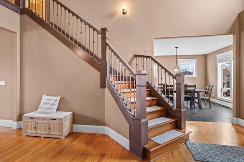 Tiny photo for 637 Oak Wood, Eagle Point, OR 97524 (MLS # 220216968)