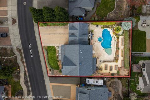 Tiny photo for 637 Oak Wood, Eagle Point, OR 97524 (MLS # 220216968)