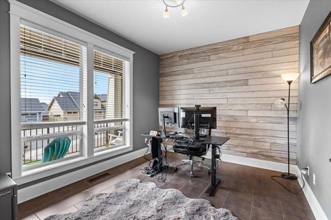 Tiny photo for 637 Oak Wood, Eagle Point, OR 97524 (MLS # 220216968)