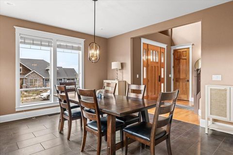 Tiny photo for 637 Oak Wood, Eagle Point, OR 97524 (MLS # 220216968)