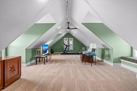 Tiny photo for 637 Oak Wood, Eagle Point, OR 97524 (MLS # 220216968)