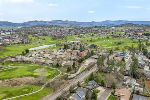 Tiny photo for 637 Oak Wood, Eagle Point, OR 97524 (MLS # 220216968)