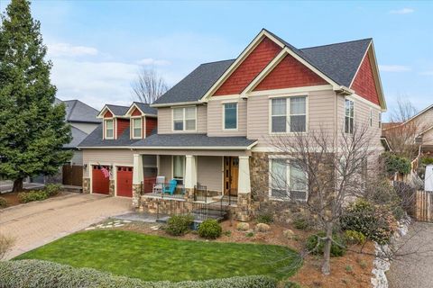 Tiny photo for 637 Oak Wood, Eagle Point, OR 97524 (MLS # 220216968)