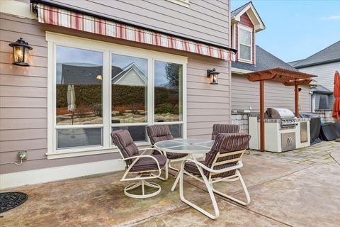 Tiny photo for 637 Oak Wood, Eagle Point, OR 97524 (MLS # 220216968)