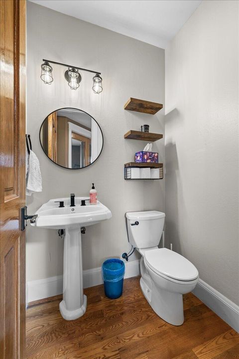 Tiny photo for 637 Oak Wood, Eagle Point, OR 97524 (MLS # 220216968)