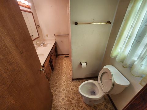 Tiny photo for 6908 Verda Vista Place, Klamath Falls, OR 97603 (MLS # 220213978)