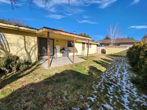 Tiny photo for 6908 Verda Vista Place, Klamath Falls, OR 97603 (MLS # 220213978)