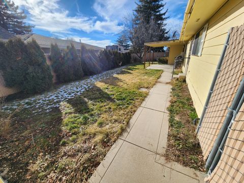 Tiny photo for 6908 Verda Vista Place, Klamath Falls, OR 97603 (MLS # 220213978)