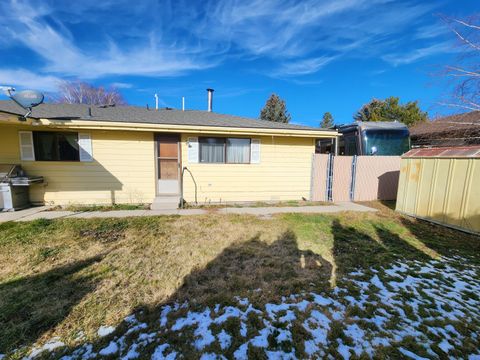 Tiny photo for 6908 Verda Vista Place, Klamath Falls, OR 97603 (MLS # 220213978)