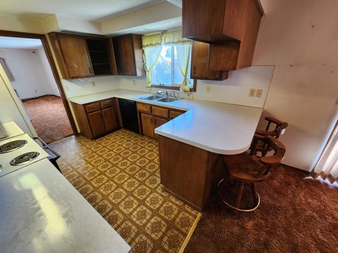 Tiny photo for 6908 Verda Vista Place, Klamath Falls, OR 97603 (MLS # 220213978)