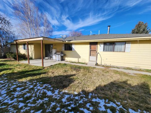 Tiny photo for 6908 Verda Vista Place, Klamath Falls, OR 97603 (MLS # 220213978)
