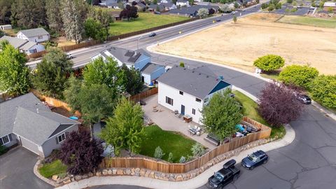 Tiny photo for 1622 NW Rimrock Court, Redmond, OR 97756 (MLS # 220219370)