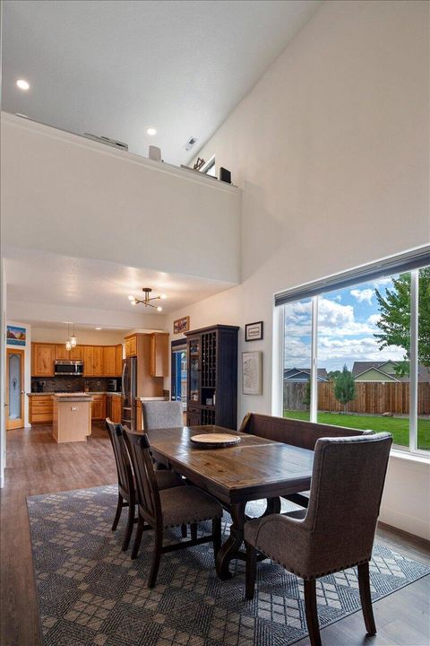 Tiny photo for 1622 NW Rimrock Court, Redmond, OR 97756 (MLS # 220219370)