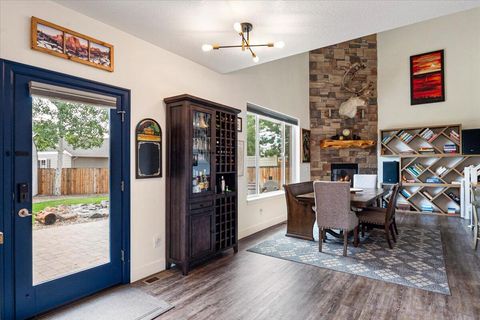 Tiny photo for 1622 NW Rimrock Court, Redmond, OR 97756 (MLS # 220219370)
